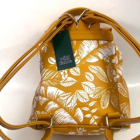 Wild Fable mini backpack, gold and white, NWT - Picture 2 of 6